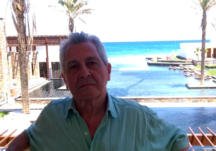Ο 83χρονος Ιταλός Αντρέα Σκαφάρτο έρχεται εδώ και 33 χρόνια, 2 φορές τον χρόνο, στην Κρήτη και κάνει διακοπές στο ίδιο ξενοδοχείο