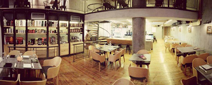 Το Caffe Gioia λειτουργεί από το πρωί έως το βράδυ