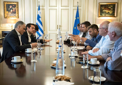 Από τη συνάντηση του πρωθυπουργού με την ΠΟΕ-ΟΤΑ
